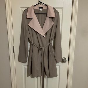 Lightweight VENUS Trench Coat